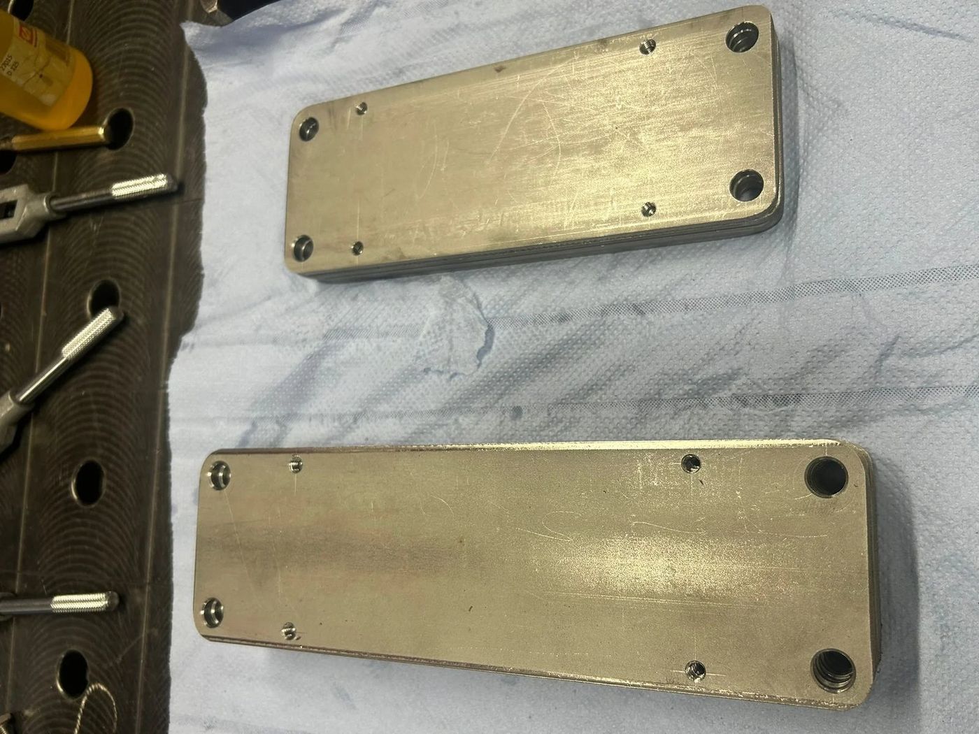 Metallplatten in der Werkstatt